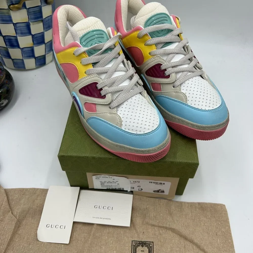 Women's Gucci basket, distressed, low top leather sneakers size 40 made in Italy